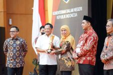 Lewat Samsat 4.0 dan Eko-Tren, Pemprov Jatim Raih IGA Award Kemendagri - JPNN.com Jatim