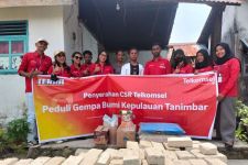Telkomsel Menyalurkan Bantuan kepada Korban Gempa Bumi di Kepulauan Tanimbar - JPNN.com