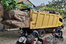 1 Truk Pengangkut Kayu Diduga Ilegal Diamankan di Aceh Barat - JPNN.com