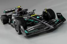 Mobil Balap F1 Mercedes W14 Resmi Diperkenalkan, Lebih Ringan - JPNN.com