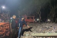 Kesaksian Tetangga Sekitar Lokasi Ledakan di Blitar, Lihat Kilatan Kuning - JPNN.com Jatim