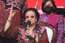 Momen Megawati Mengajarkan Kepala Desa Cara Bersikap Saat Salam Pancasila - JPNN.com