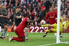 Hasil Liverpool Vs Arsenal: 4 Gol, 8 Kartu Kuning, Ada yang Adu Kening - JPNN.com