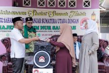 Cari Berkah Ramadan, Ustaz Sahabat Ganjar Sumut Ajarkan Warga Serdang Tata Cara Salat Tasbih - JPNN.com