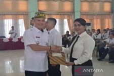Bupati Jaya: Bagi yang Saat Ini Menerima SK PPPK Harus Bersyukur, Bekerja Tulus dan Ikhlas - JPNN.com