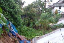 BPBD Ambon: 11 Rumah Warga Rusak Akibat Tanah Longsor - JPNN.com