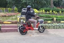 Penggunaan Sepeda Listrik di Bali Masif, Sayang Masih Ngawur, Perlu Aturan - JPNN.com Bali