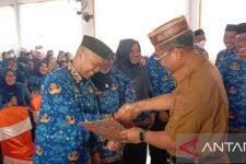 372 Guru dan 371 Nakes di Gorontalo Utara Menerima SK PPPK - JPNN.com