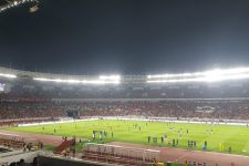 Indonesia vs Argentina: Jokowi Datang, Duduk di Tribune Timur, Putri Ariani Lalu Bernyanyi - JPNN.com