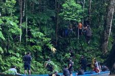 Tim Gabungan TNI dan Polri Menyisir Hutan Halmahera Usut Kasus Pemanahan Oleh OTK - JPNN.com