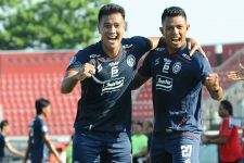 Arema FC vs Persikabo 1973: Fernando Valente Bongkar Kekurangan Singo Edan - JPNN.com