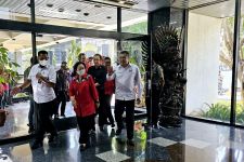 Didampingi Prananda, Megawati Hadiri Rapat Mingguan TPN Ganjar - JPNN.com