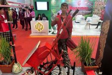 Pameran Pangan Plus 2023 PDIP: Petani Asal Bali Memamerkan Traktor Tenaga Surya yang Multifungsi - JPNN.com