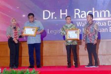 Dasco Raih Penghargaan Sebagai Legislator Aspiratif dan Humanis - JPNN.com