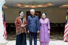 Bu Mega Meraih Gelar Doktor HC dari UTAR, Mahathir Mohamad: Tahniah, Congratulation! - JPNN.com