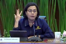 Menkeu Sri Mulyani Pastikan Bansos yang Dibagikan Jokowi Berasal dari APBN - JPNN.com