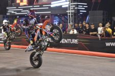 Rider Asal Malang Farudilla Alam Rebut Gelar Juara Umum Supermoto Race 2023 - JPNN.com