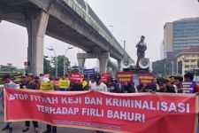 Massa Amarah Gelar Aksi Minta Kriminalisasi Terhadap Firli Dihentikan - JPNN.com