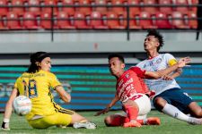 Bali United vs Arema FC: Fernando Valente Sebut Singo Edan Hadapi 3 Lawan - JPNN.com