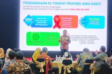 Lingkungan Kerja Aman, PPLI Raih Penghargaan Pencegahan AIDS dari Pemprov Jabar - JPNN.com