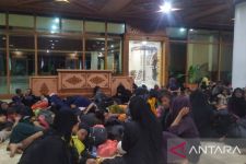 135 Pengungsi Rohingya Dipindah ke Kantor Gubernur Aceh - JPNN.com