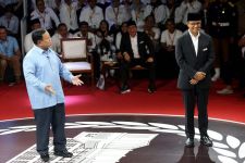 Bikin Gagal Fokus! Prabowo Keluarkan Jurus Joget Gemoy di Sela-sela Debat Capres - JPNN.com Jabar