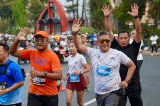 Hasto dan Siti Atikoh Ikuti Maraton Semarang 10K - JPNN.com