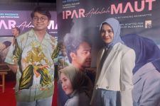 Bintangi Film Ipar Adalah Maut, Deva Mahenra Cerita Begini - JPNN.com