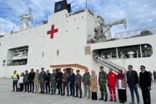 KRI RJW-992 Membawa Bantuan Kemanusiaan Sudah Tiba di Mesir - JPNN.com