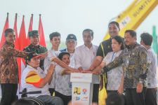 Saat di Karanganyar, Jokowi Sempat Membahas Golkar dengan Dito, Jadi Bergabung? - JPNN.com Jateng