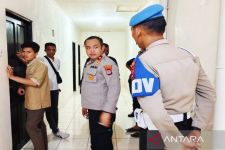 13 Pasangan Mesum Digerebek saat Indehoi di Hotel - JPNN.com