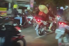 Malam Ini Pemudik Bermotor Padati Jalan Arteri Karawang Hingga Jalur Pantura - JPNN.com