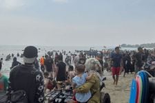 Hingga H+2 Lebaran, 85 Ribu Orang Berwisata ke Pantai Anyer - JPNN.com