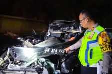 Ngebut di Tol Pekanbaru-Dumai, Honda CRV Hantam Truk, Tiga Orang Tewas - JPNN.com