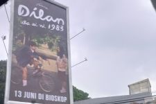 40 Billboard Poster Dilan 1983: Wo Ai Ni Terpampang di Bandung, Adhiyat: Senang Banget - JPNN.com