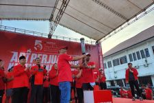 Ratusan Kader PDIP Semarang Lepas Kirab Obor Abadi Menuju Rakernas Jakarta - JPNN.com