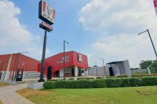 Paramount Petals Meresmikan Gerai KFC yang Ke-720 - JPNN.com