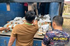 Penyelundupan 4 Ton Timah Digagalkan Polisi di Bangka Barat, Sopir Truk Ditangkap - JPNN.com