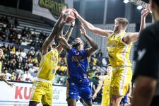 KBS dan RANS Memperpanjang Napas ke Pertandingan Ketiga IBL Playoff 2024 - JPNN.com