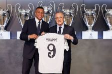 Kylian Mbappe Resmi Diperkenalkan Sebagai Pemain Baru Real Madrid - JPNN.com