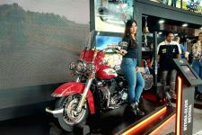 Harley Davidson Hydra Glide Revival Sapa Pengunjung GIIAS 2024, Edisi Terbatas - JPNN.com