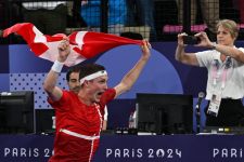 Paris 2024: Viktor Axelsen Menyamai Kehebatan Lin Dan - JPNN.com