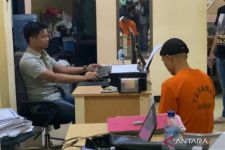 Pria Berbaju Tahanan Ini Mencoreng Nama Baik Guru PPPK, Sontoloyo - JPNN.com