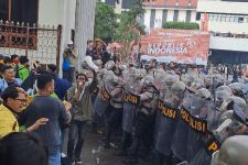 Kronologi Pipi Wakasat Intel Kena Tombak saat Demo Mahasiswa di Semarang - JPNN.com