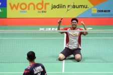 Kalahkan Alwi Farhan, Moh Zaki Ubaidillah Bikin Kejutan dengan Menjuarai Indonesia Masters 2024 Super 100 - JPNN.com