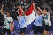 Hikmat Ramdani-Leani Ratri Sabet Emas Pertama Indonesia di Paralimpiade Paris 2024 - JPNN.com