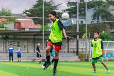 Yayasan KDM dan Campaign Bantu Anak Prasejahtera Lewat Sepak Bola - JPNN.com