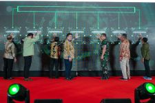 Menko Airlangga Groundbreaking Pabrik Baterai EV Ramah Lingkungan Pertama di Indonesia - JPNN.com