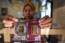 Harga Emas Antam Hari Ini 18 September, Turun Lagi - JPNN.com