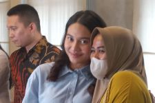 Ini Alasan Azizah Salsha Maafkan 2 Terlapor Kasus Pencemaran Nama Baik - JPNN.com